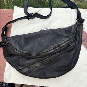 Lusher urban leather sling in bottle green